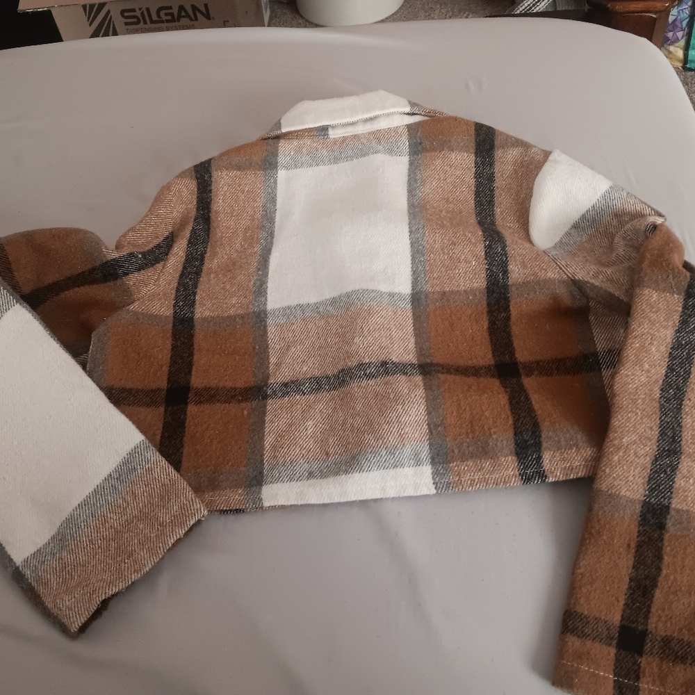 Girls size 10, Shein flannel shirt jacket,  crop style - Picture 3 of 3
